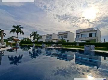 Villa · 335m² · 3 Recámaras · 2 Estacionamientos · Villa en en Venta en en El Paraíso Country Club Emiliano Zapata