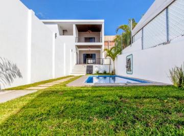 Casa de 4 habitaciones, Emiliano Zapata · Casa en Venta con Vigilancia en El Fraccionamiento Burgos en Temixco, Morelos