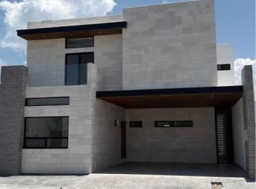 Casa de 4 habitaciones, Saltillo · Casa en Venta en Privada Los Ramones | Norte de Saltillo