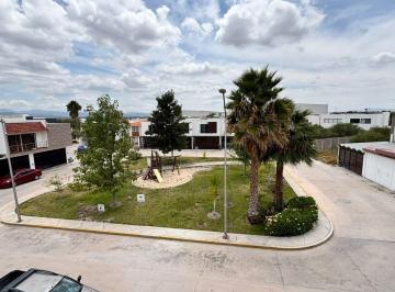 Casa · 159m² · 3 Recámaras · 2 Estacionamientos · Casa en Renta en Los Lagos