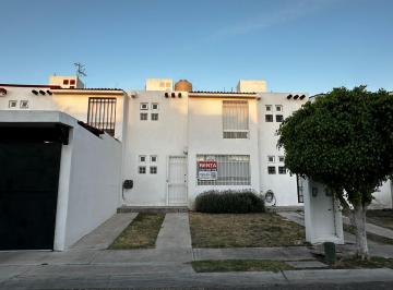 Casa · 80m² · 3 Recámaras · 2 Estacionamientos · Se Renta Casa en Mision Mariana, Corregidora