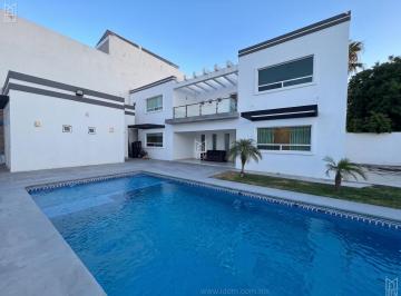 Villa · 906m² · 3 Recámaras · 0539 - Quinta en Venta en Portal del Norte, Zuazua