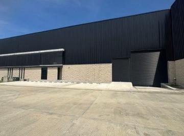 Nave industrial , El Arenal · Bodega en Renta Nueva