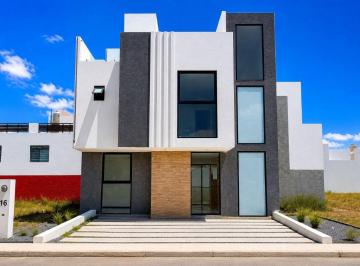 Casa de 4 habitaciones, Pachuca · Casa en E - Sur Residencial, Pachuca! 4 Recámaras | Recámara en Planta Baja | Roof Garden con Asador