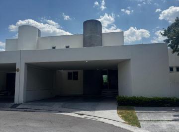 Casa de 4 habitaciones, Monterrey · Casa en Renta en El Uro, con Departamento Independiente.
