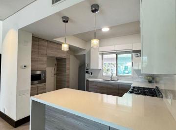 Casa de 4 habitaciones, Monterrey · Casa en Renta en El Uro, con Departamento Independiente.
