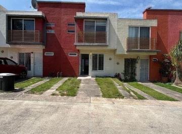 Casa en condominio de 2 habitaciones, Zapopan · Casa en Venta en Real Cantabria II, Zapopan