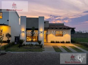 Casa · 155m² · 2 Recámaras · 2 Estacionamientos · Casa en Venta en Llano Grande, Metepec 26 - 3020 Mm