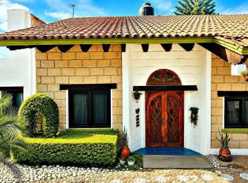 cbdaa65ffaacb9c4f18141087668b0b82d9292059dfa1e19db51324ea32497cb · Casa Estilo Hacienda en Colinas del Bosque | 513 m² de Terreno, 4 Recámaras