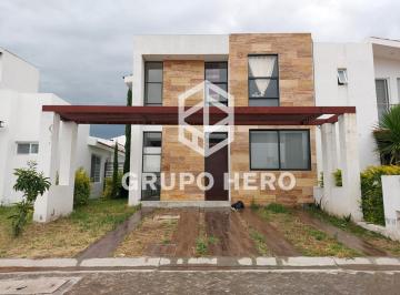 Casa · 250m² · 3 Recámaras · 2 Estacionamientos · Casa en Renta Las Plazas