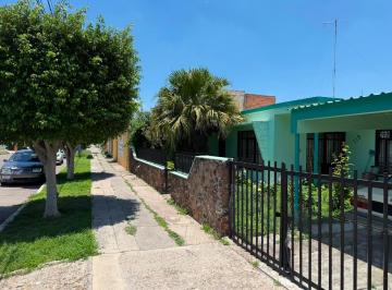 Casa · 149m² · 3 Recámaras · 2 Estacionamientos · Casa en Venta - (4)