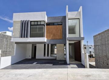 Casa · 310m² · 3 Recámaras · 2 Estacionamientos · Bajamos El Precio!