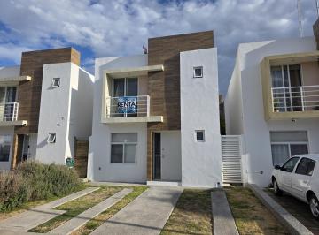 Casa · 104m² · 3 Recámaras · 2 Estacionamientos · Casa en Renta en Privada Vittanova