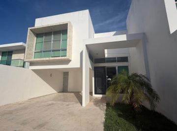 Casa de 3 habitaciones, Mérida · Casa Amueblada Totalmente Equipada con 3 Recámaras en Privada Al Norte Demérida.