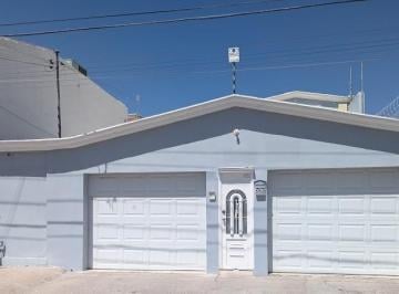Casa · 184m² · 3 Recámaras · 2 Estacionamientos · Venta Casa en panamericana¡Recamara en Planta Baja