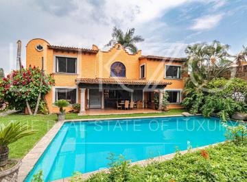 Casa · 782m² · 5 Recámaras · 5 Estacionamientos · Casa en Venta en Residencial Sumiya