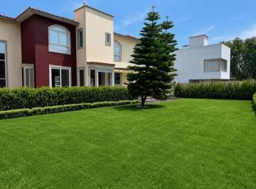Casa · 700m² · 3 Recámaras · 7 Estacionamientos · Casa en Renta en Metepec Dentro de Los Paseos de La Asunción
