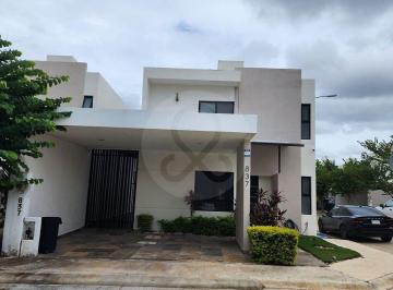 Casa · 175m² · 3 Recámaras · 2 Estacionamientos · Casa en Venta en Tixcacal Opichen