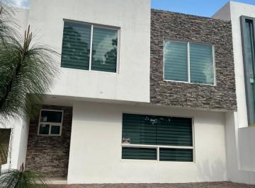 Casa de 3 habitaciones, Morelia · | Casa en Renta en Altozano |