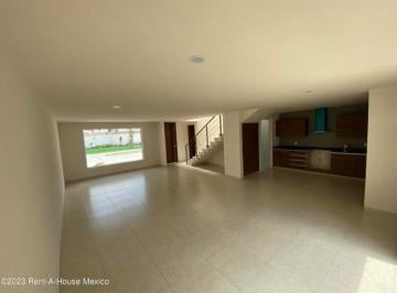 Casa · 244m² · 3 Recámaras · 2 Estacionamientos · Casa en Venta en Metepec San Salvador Tizatlalli Af 26 - 631