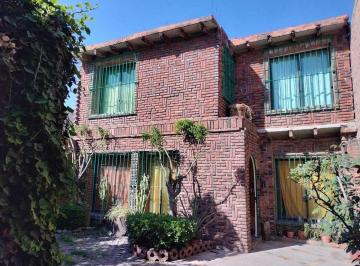 d7eeaa1137872fbddf51d297003d1cd728b116f44c9068494c42732d80793cfc · Casa Espaciosa, Cálida y con Gran Personalidad