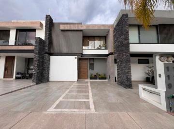 Casa de 4 habitaciones, León · Casa en Venta en Portavedra I con Cuatro Recámaras