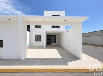 Casa · 72m² · 2 Recámaras · 1 Estacionamiento · Casa en Venta Paseos de Chavarria, Mineral de La Reforma. Hgo