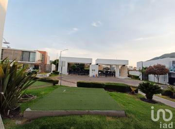 Casa · 165m² · 3 Recámaras · 2 Estacionamientos · Casa en Venta Travertino. Bojai Residencial. Qro