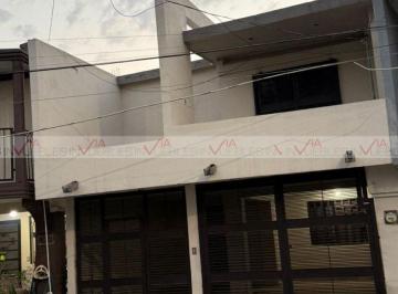 Casa · 200m² · 3 Recámaras · 1 Estacionamiento · Casa en Renta en Fidel Velazquez