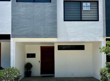 Casa de 3 habitaciones, Zapopan · Casa en Venta en Zapopan Norte, Castilla Residencial