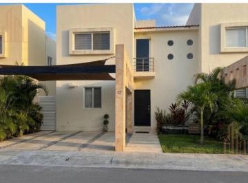 Casa en condominio · 183m² · 3 Recámaras · 2 Estacionamientos · Casa en Condominio - Cancún