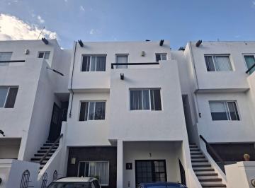 Casa en condominio · 172m² · 4 Recámaras · 2 Estacionamientos · Casa en Condominio en Loma Dorada