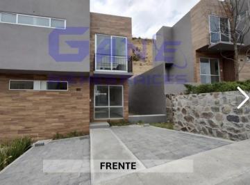 Casa · 104m² · 3 Recámaras · 2 Estacionamientos · Casa Residencial Lago Esmeralda
