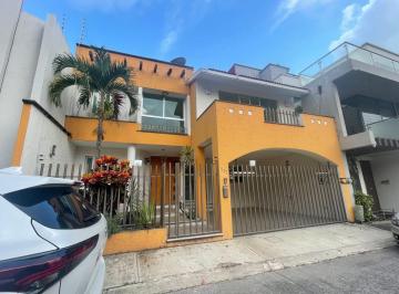 Casa de 3 habitaciones, Xalapa · Casa Residencial en Venta en 1er Cuadro del Fraccionamiento Ánimas en Xalapa Veracruz Oportunidad!