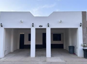 Casa · 64m² · 3 Recámaras · 2 Estacionamientos · Casa en Venta en Villa Lourdes