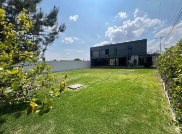 a7a78582aa4dff0a9398ca951241a2825f5dce3d794149707a76c7c918816ecd · Casa en Venta en Huertas La Joya Querétaro, Contemporánea, Gran Jardín y Terraza