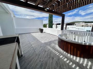 Casa de 3 habitaciones, Querétaro · Departamento con Jacuzzi y Roof Garden en Renta en Juriquilla Santa Fe