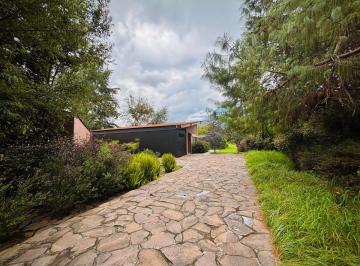 Casa en condominio de 4 habitaciones, Valle de Bravo · Casa en Venta en Valle de Bravo Dentro del Paraíso de Valle Santana