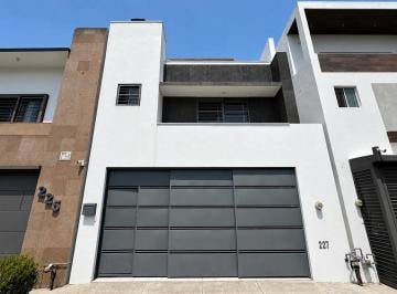 1 · Casa en Venta en Calzada Anahuac Sector Española, Escobedo