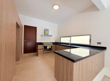 Casa de 4 habitaciones, Benito Juárez · Casa de 371 m² con 4 Recámaras en Renta en Lagos del Sol