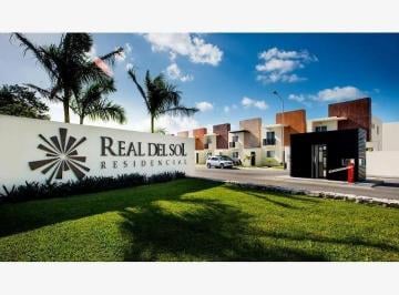 Casa · 2 Recámaras · 2 Estacionamientos · Casa en Renta en Real del Sol Playa del Carmen