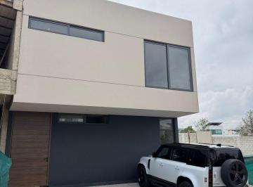 Casa · 284m² · 3 Recámaras · 2 Estacionamientos - MPI Zapopan · Exclusiva Residencia en Venta o Renta Valle Imperial Coto Avellano Sección Bosques