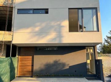 Casa de 3 habitaciones, Zapopan · Exclusiva Residencia en Venta o Renta Valle Imperial Coto Avellano Sección Bosques