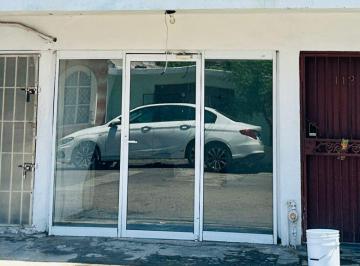 Casa uso de suelo de 2 habitaciones, Mazatlán · Departamento en Planta Baja con Local Sobre Calle Principal