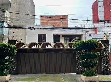 Casa de 4 habitaciones, Benito Juárez · Casa 4 Recámaras en Vértiz Narvarte · 340 m², 3 m Cerca