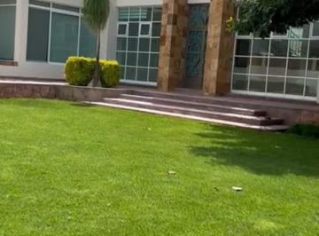 Casa · 1600m² · 3 Recámaras · 2 Estacionamientos · Casa en Venta en Valle de Los Reyes, Salida a Lagos