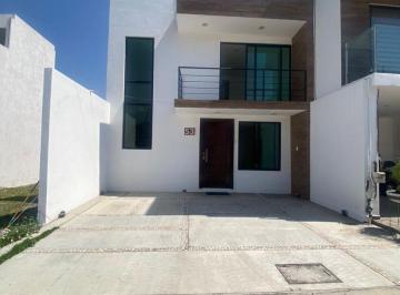 Casa en condominio de 3 habitaciones, Puebla · Casa de 120 m² con 3 Recámaras en Venta en Zona Cementos Atoyac, Fraccionamiento La Cementera