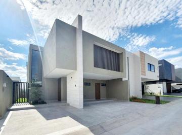 Casa en condominio de 3 habitaciones, León · Nueva, 3 Recámaras con Baño, Jardín, Acabados de Lujo, Lomas del Molino, León, Gto