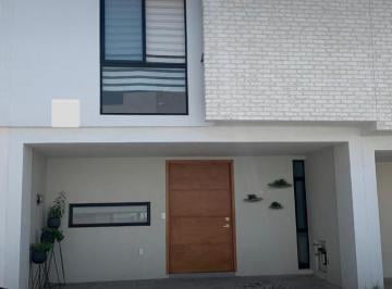 Casa en condominio de 3 habitaciones, Zapopan · Rentó Casa en Zenith Residencial