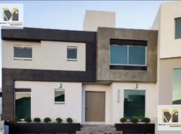Casa · 200m² · 4 Recámaras · 2 Estacionamientos · Casa en Venta en Circuito Loma Alta Loma Alta Fraccionamiento Tres Marías